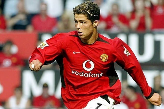 Ronaldo in the end signed for Manchester United instead of Liverpool