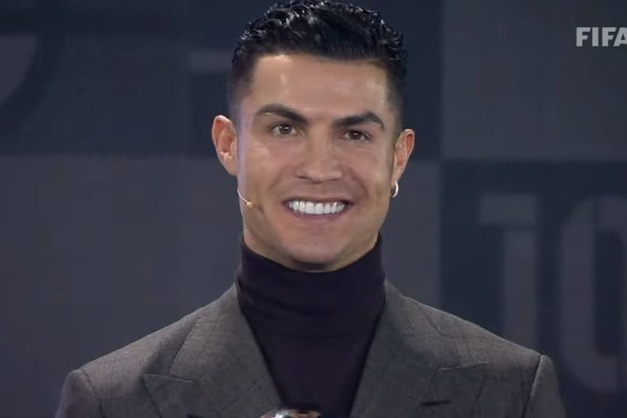 Cristiano Ronaldo: "I'm still passionate. When I'm on the field, even in training, I have fun. I feel good. I am motivated. I love football. I want to continue. I hope to play another four or five years."
