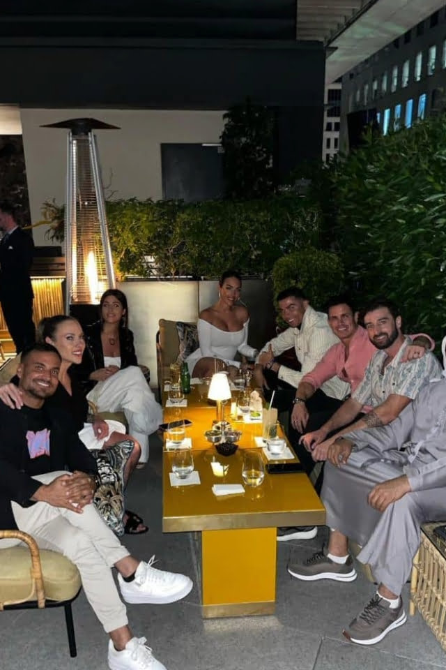 Georgina Rodriguez and Cristiano Ronaldo with friends