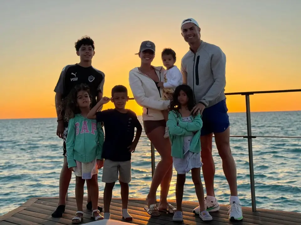 Ronaldo And Georgina Rodriguez and their family 