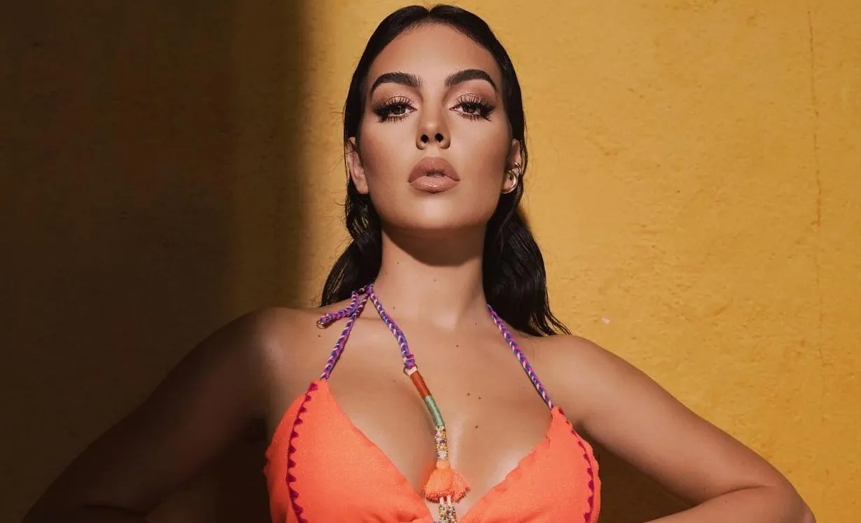 Georgina Rodríguez Turns Heads in Orange Bikini as Fans Praise Her Sculpted Physique